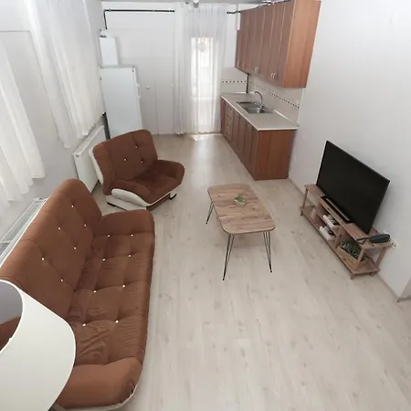 Midtown Suit Flat *