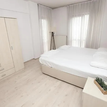 Midtown Suit Flat *